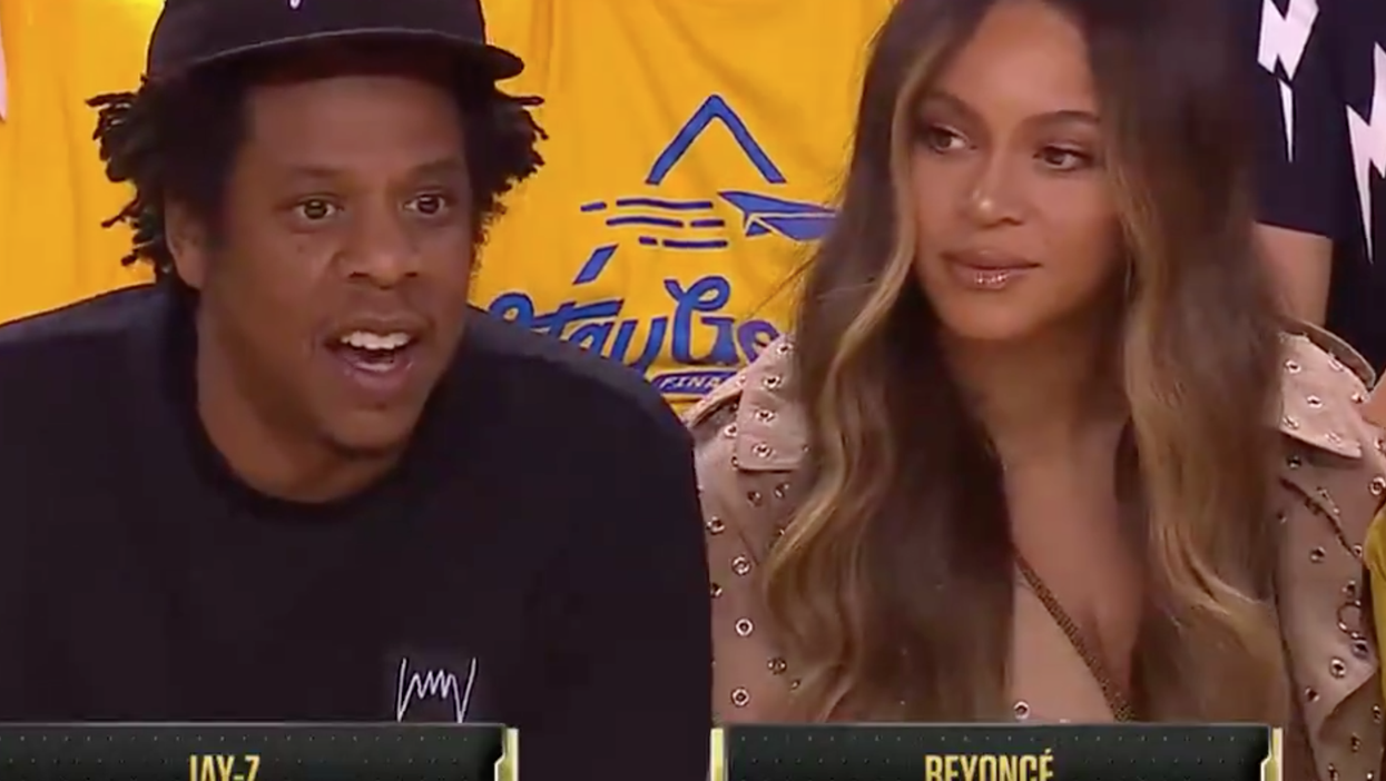 Beyonce side-eyes woman who leaned over her to talk to Jay Z, and the Beyhive attacked