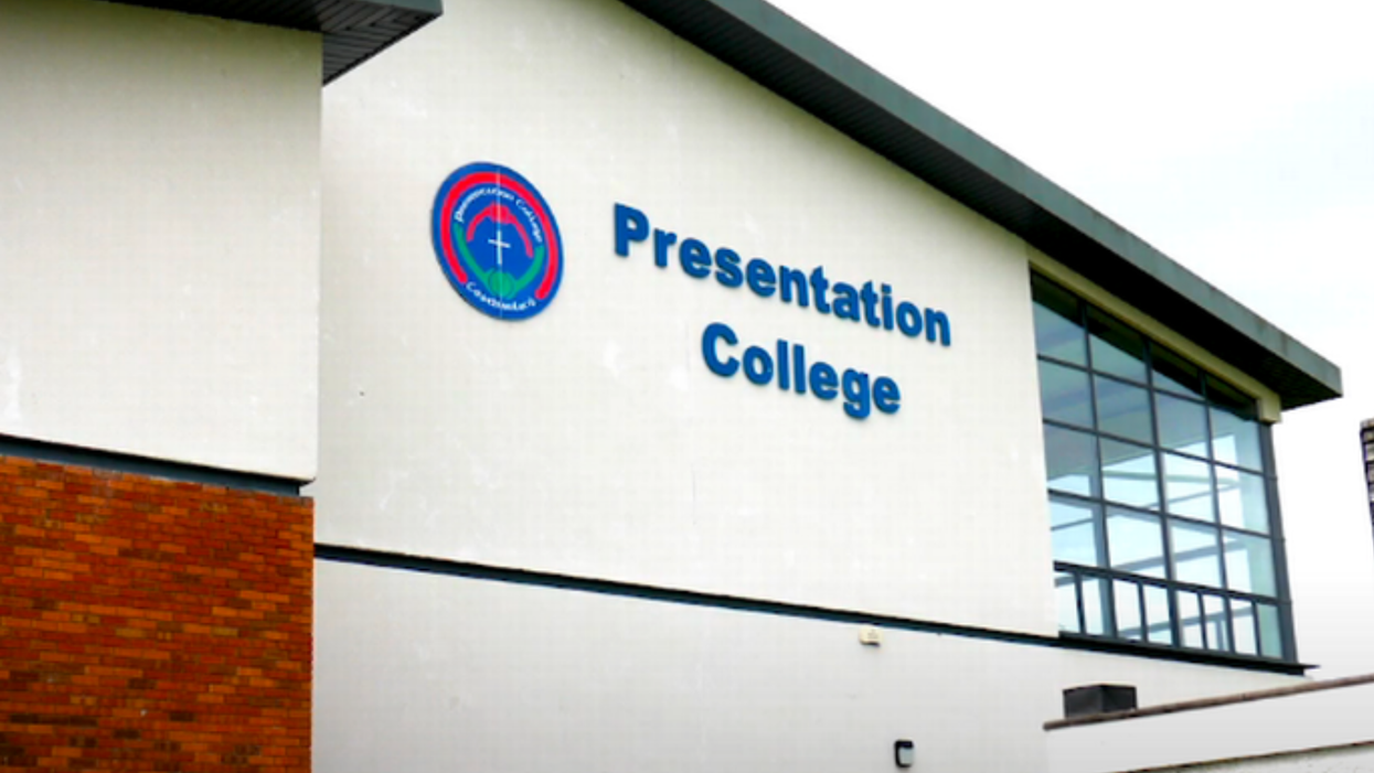 School denies telling girls to stop wearing leggings because male teachers might find it ‘distracting’