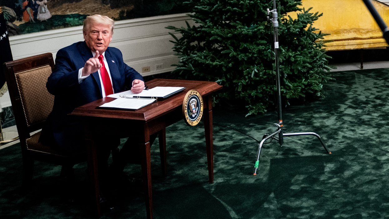 Trump’s ‘comically tiny’ desk has become a hilarious meme