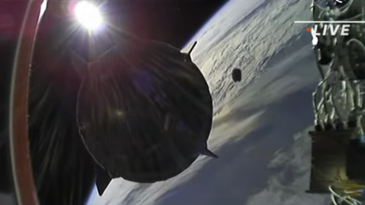 SpaceX capsule appears to narrowly avoid piece of space junk in dramatic video