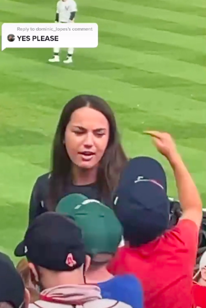 girl new york yankees fan