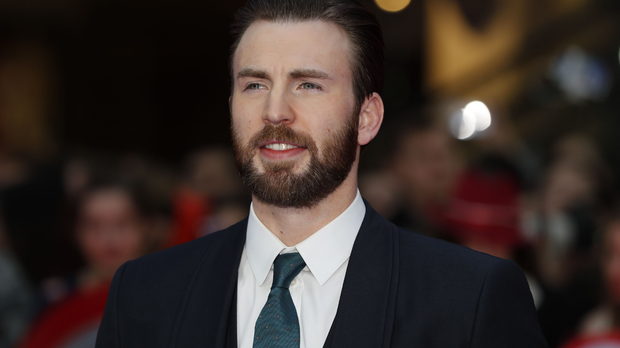 Chris Evans accidentally leaked a nude photo and it sparked the perfect meme