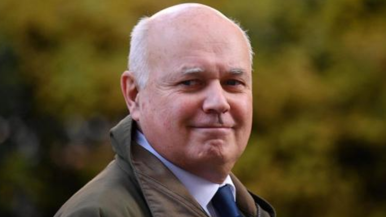 130,000 sign petition to stop Iain Duncan Smith from being knighted