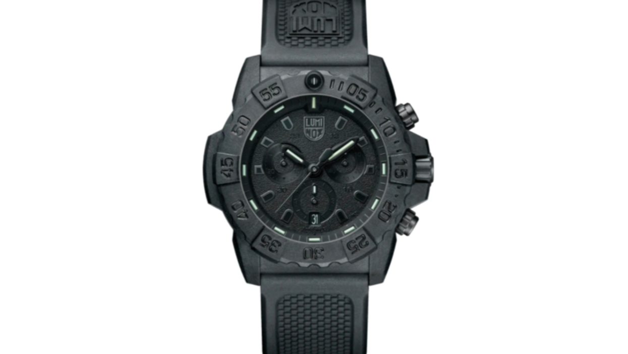 The best diving watch under 600 Why the Luminox Navy SEAL