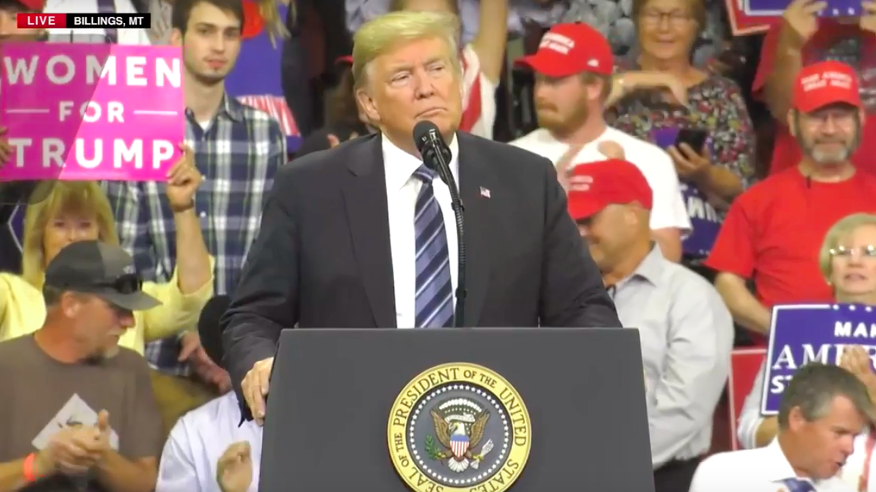 Trump trolled for failing to pronounce 'anonymous' at campaign rally