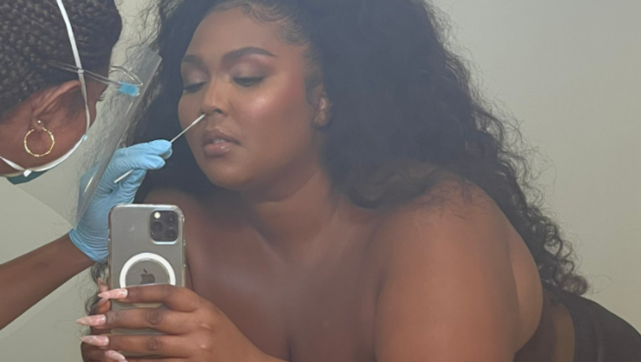 Lizzo looks Good As Hell in glam Covid-19 test selfie