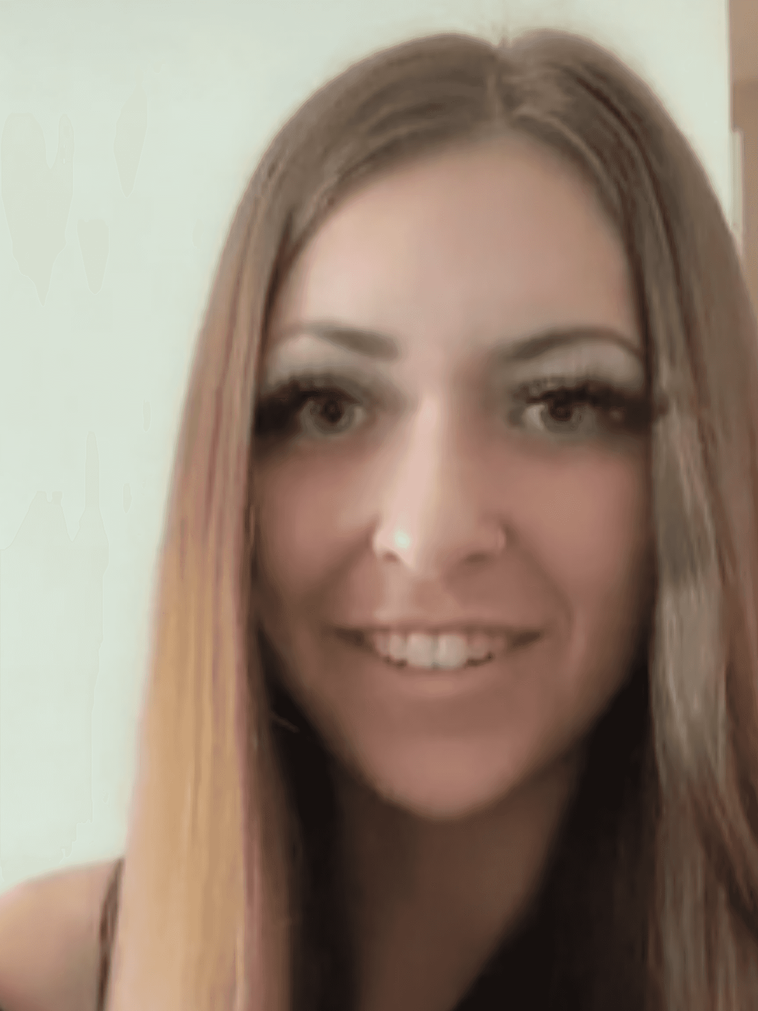 Sugar baby claims she got paid $2,000 per month just for texting