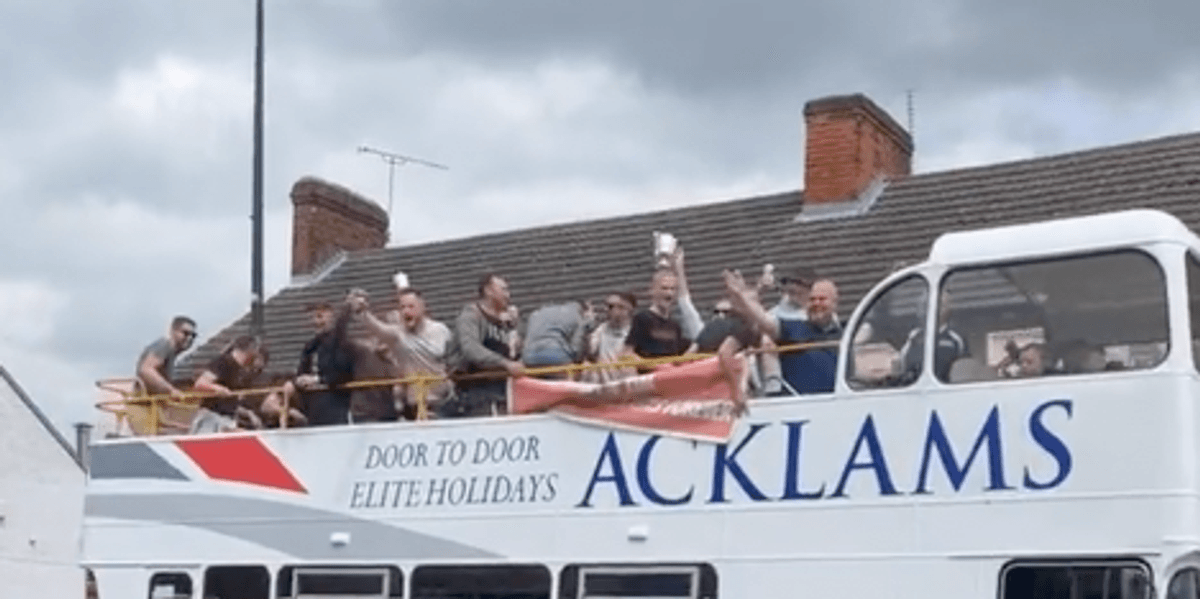 Rowdies Bus Saturday League team celebrate title win with open-top bus tour through ...
