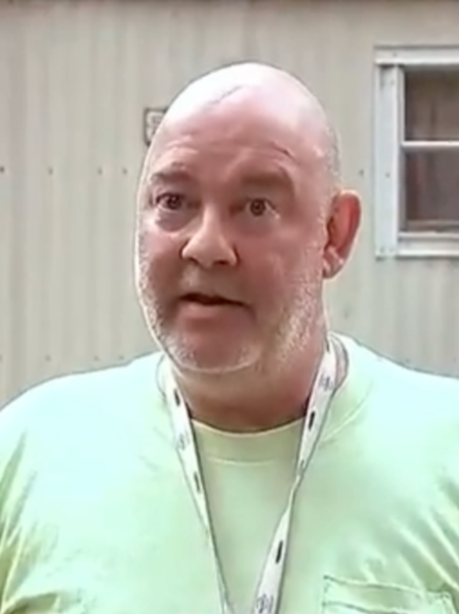 Man calls the 'chicken police' on neighbour after finding dead rooster