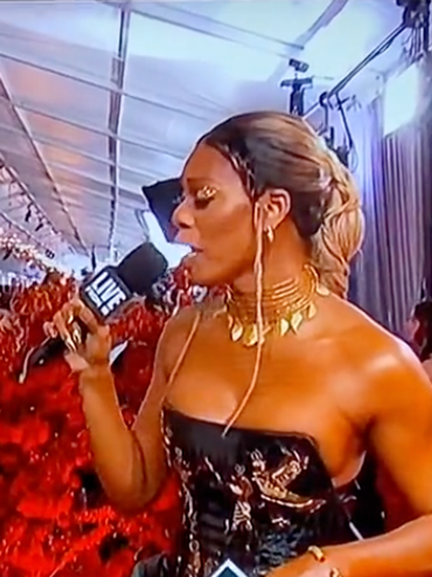 Machine Gun Kelly turned red carpet Grammys interview into a therapy session