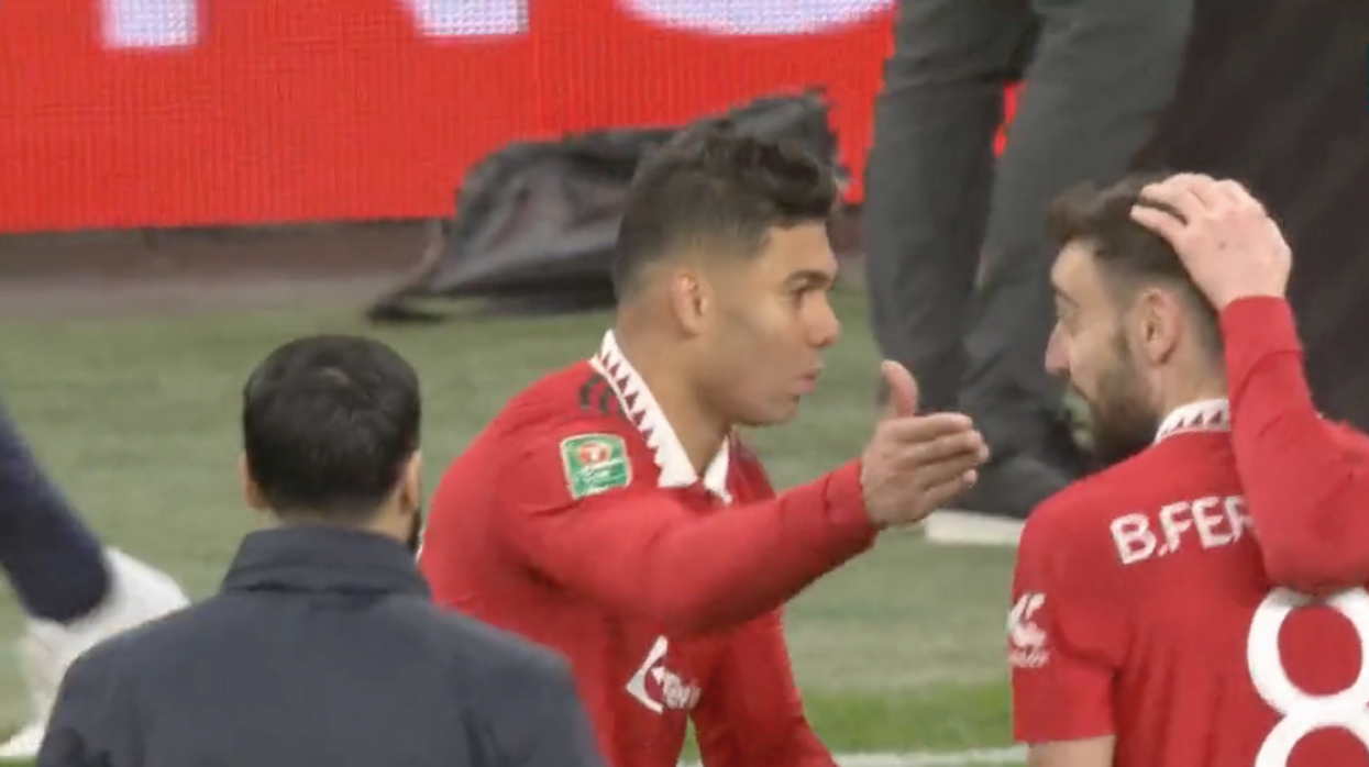 Man Utd fans stunned at Casemiro and Fernandes argument moments after Carabao Cup win