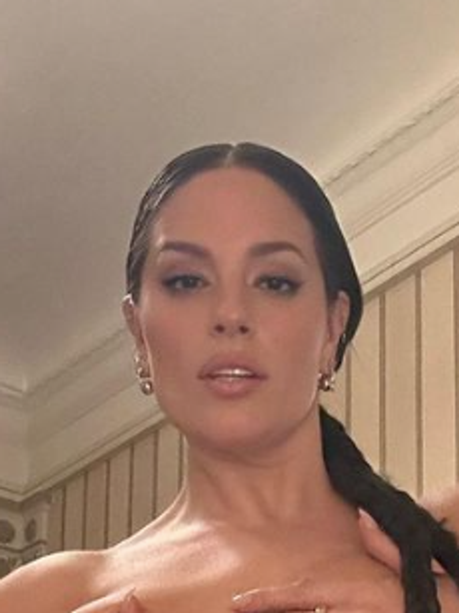 Ashley Graham brushes off awkward Hugh Grant interview with nude Instagram selfie