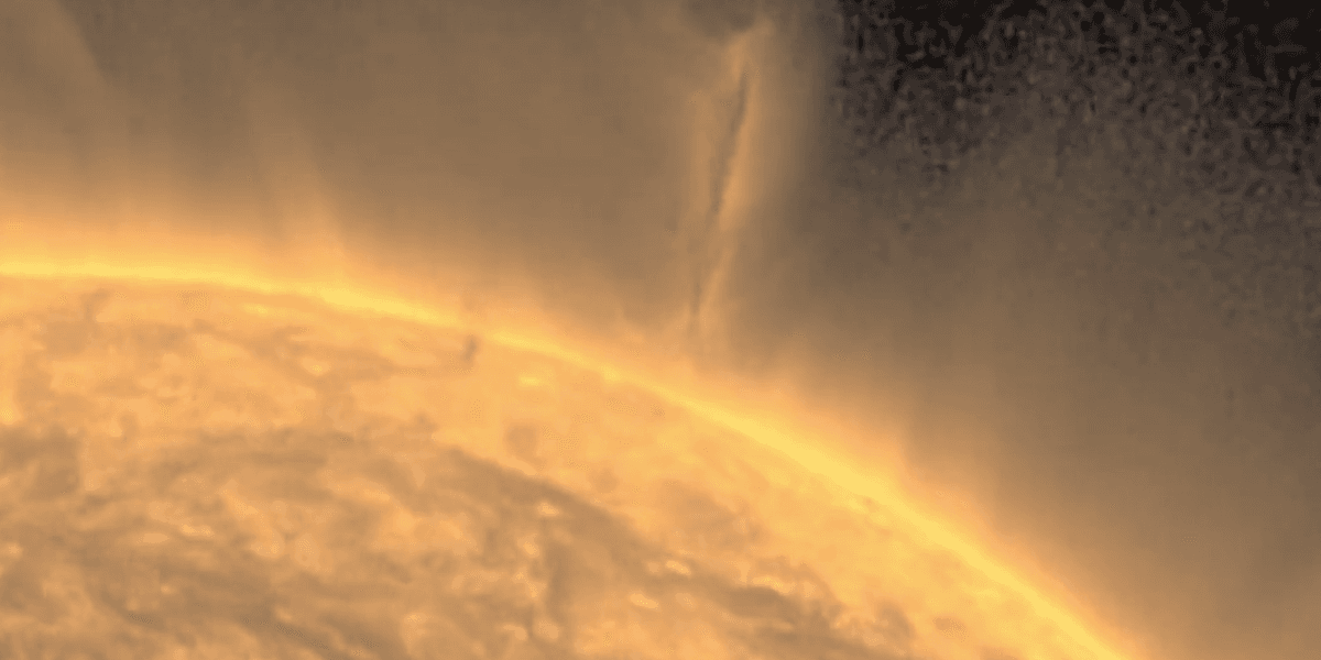 Largest tornado ever recorded has erupted on the surface of the sun ...