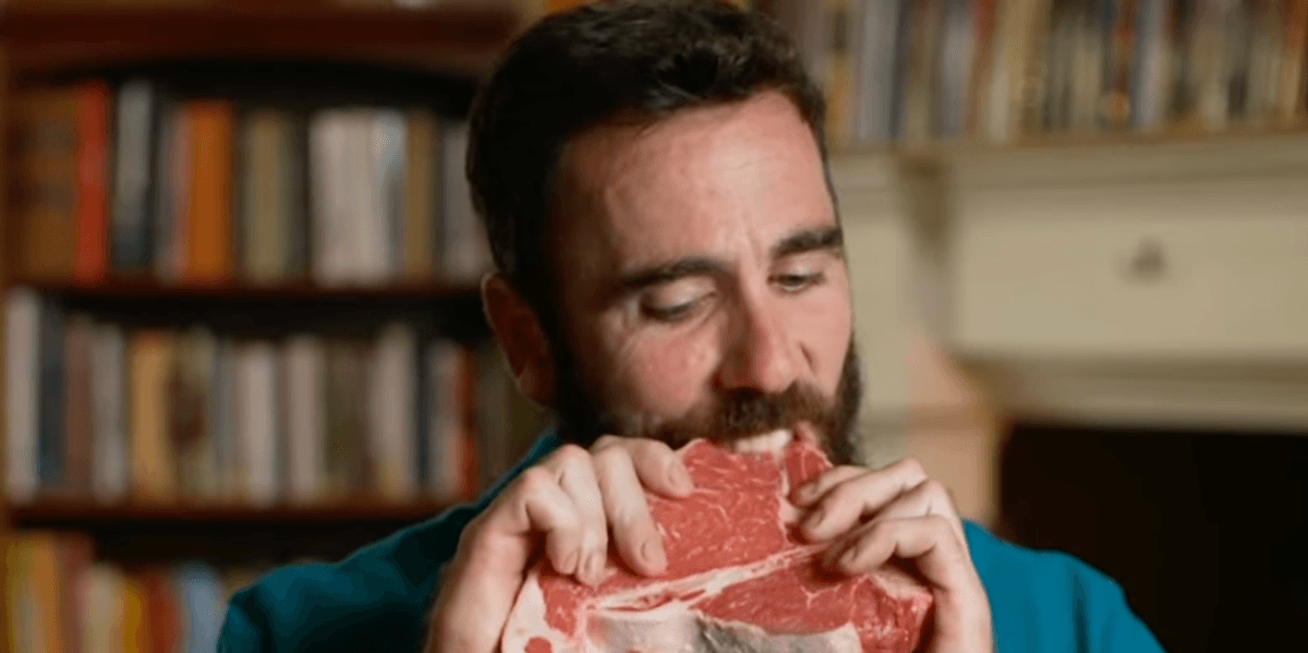 Man faces backlash after refusing doctor’s advice to stop eating raw ...
