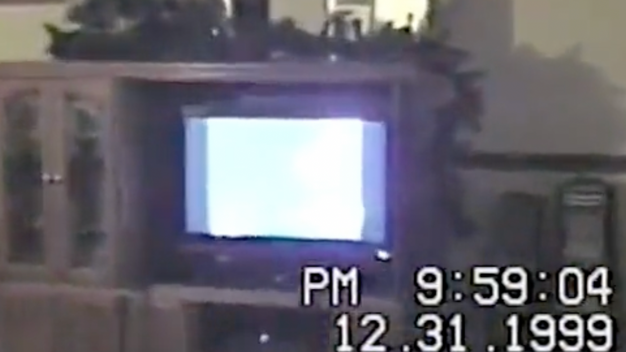 Gen Z can't believe what a $5k TV looked like in 1999