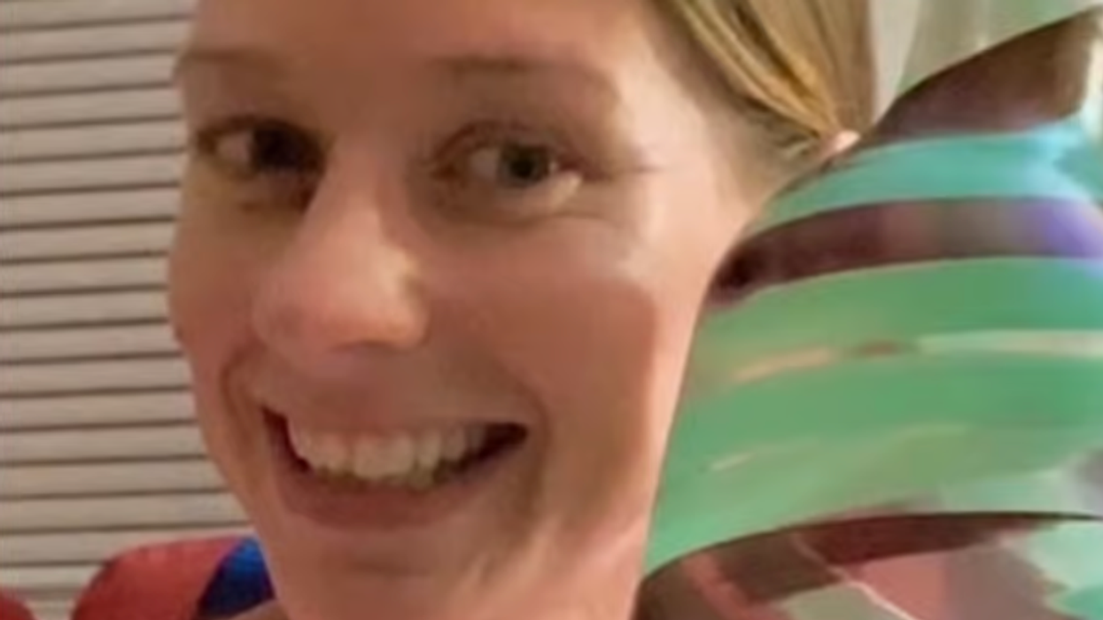 Woman sells vase that she brought for $3.99 in charity shop for $100k