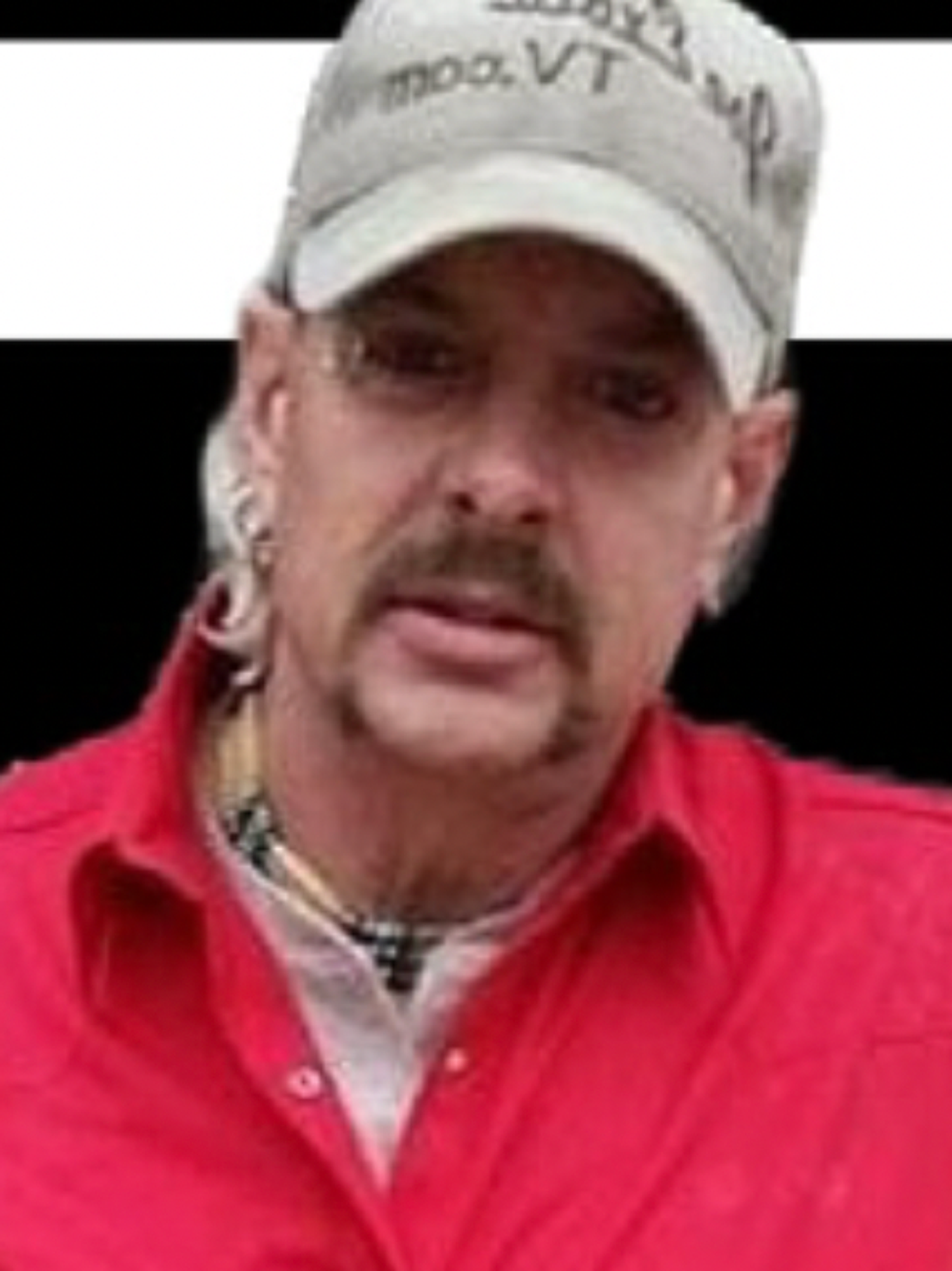 Joe Exotic is flirting hard with Machine Gun Kelly