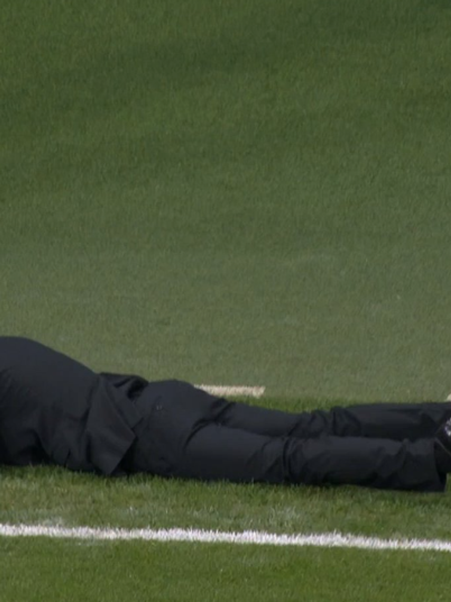 Hilarious Diego Simeone reaction becomes instant meme
