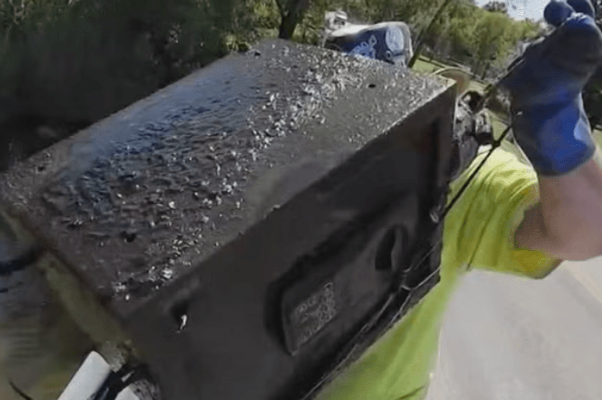 Couple throw magnet to the bottom of New York river and emerge with life-changing find