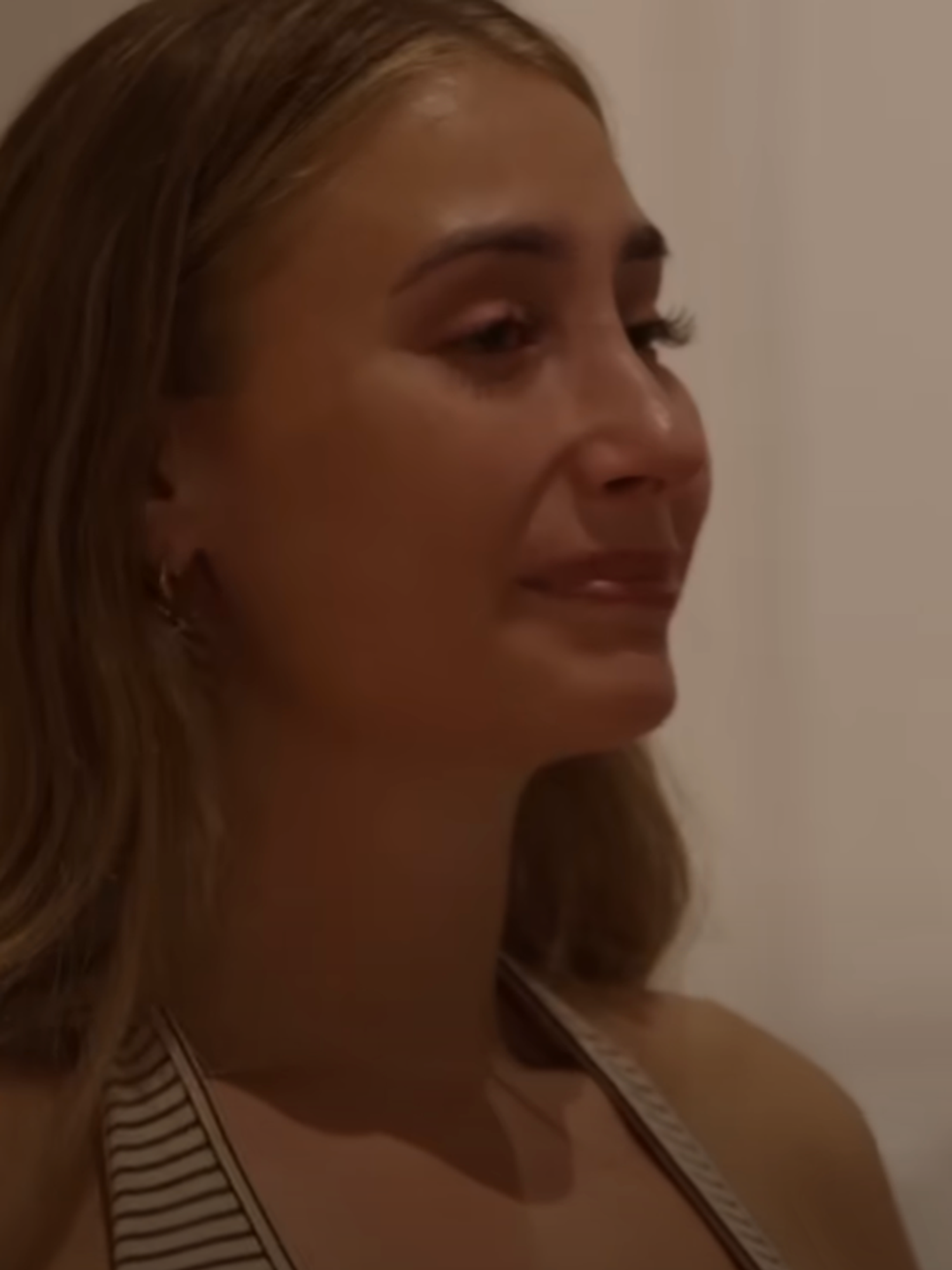 Internet rallies around OnlyFans star as she breaks down after sleeping with 101 men in one day