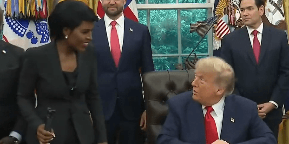 Trump called out for 'embarrassing' interaction with 'beautiful ...
