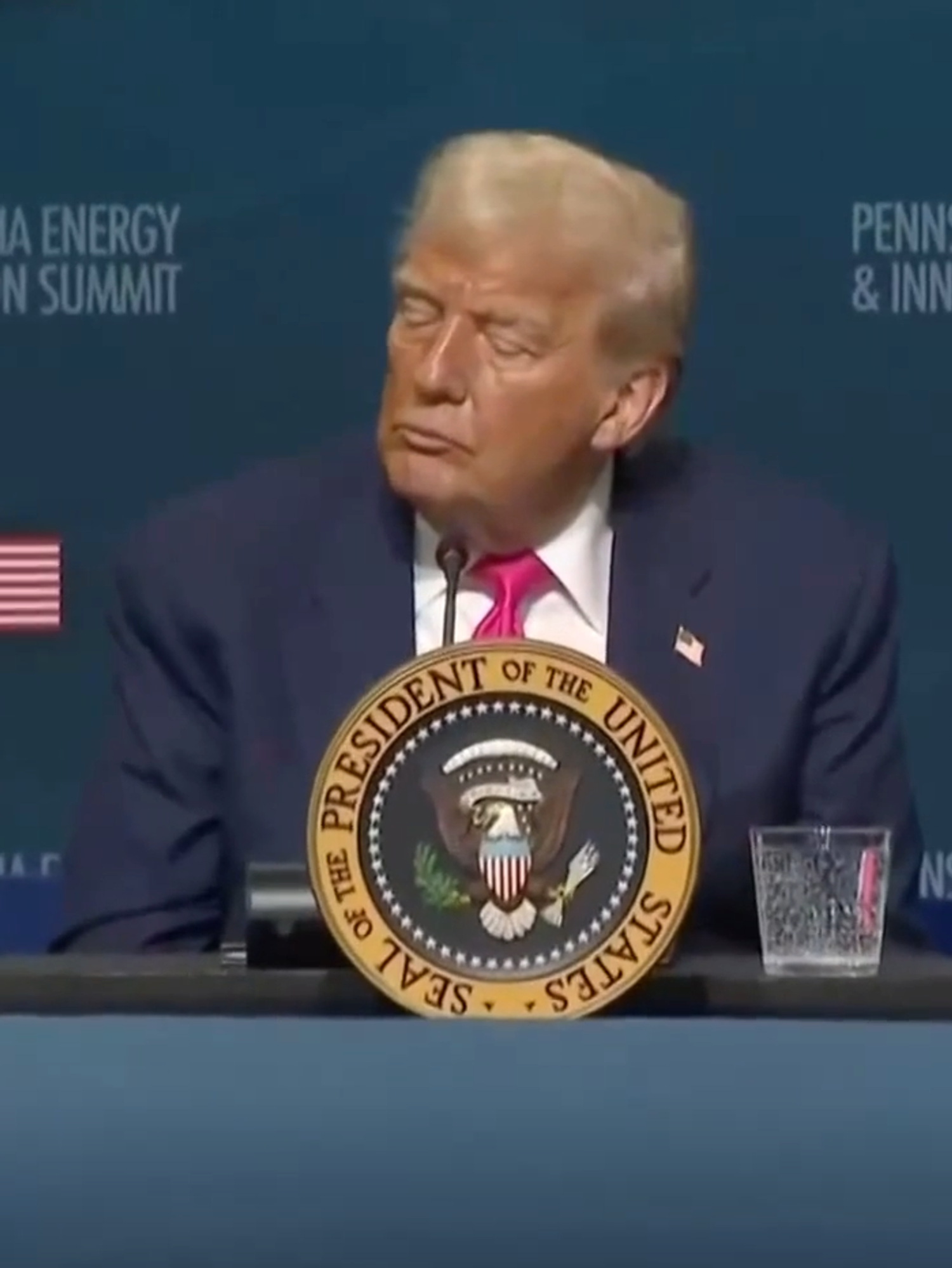 No energy and no innovation: Trump appears to fall asleep at Energy and Innovation Summit