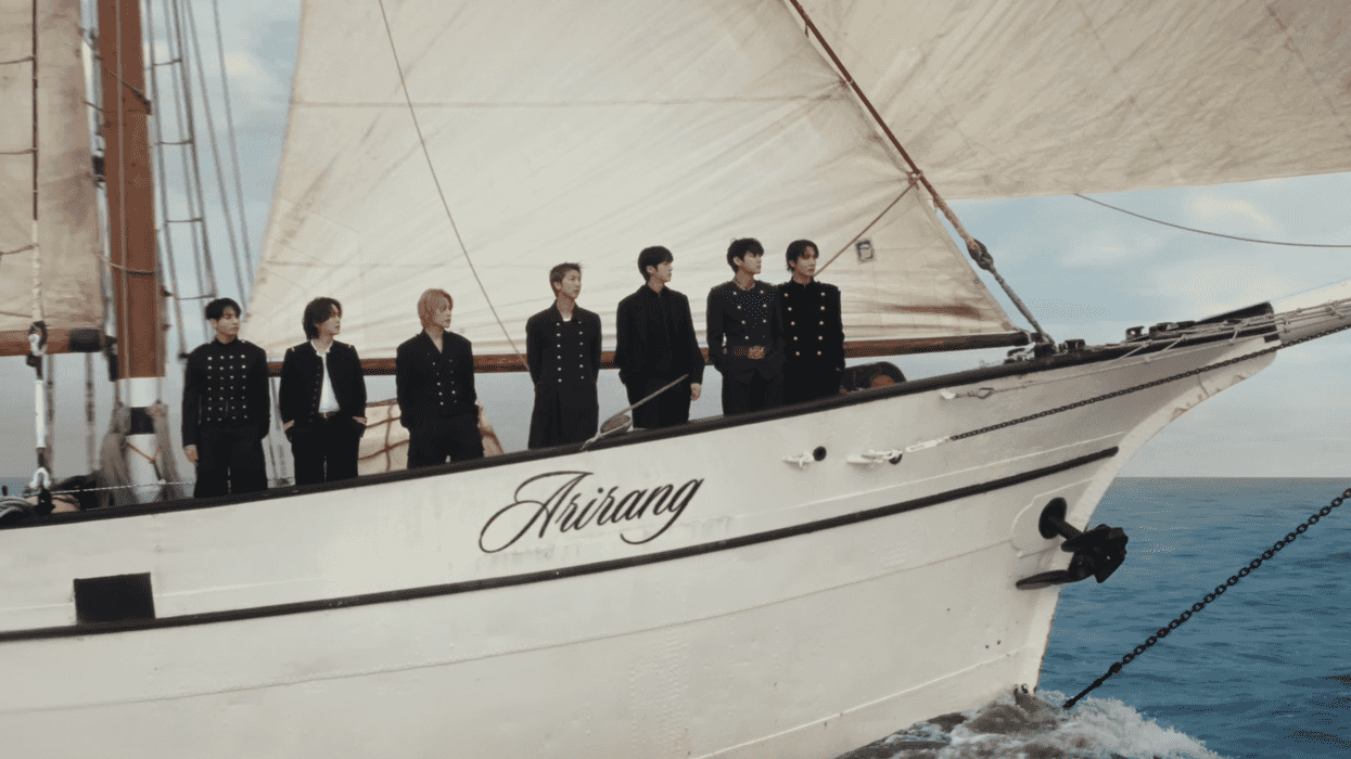 What are critics saying about new BTS album 'Arirang'?