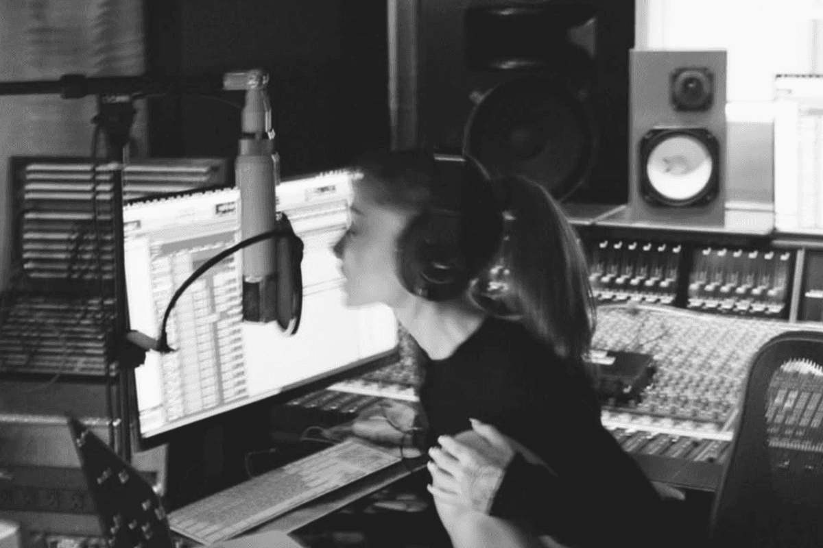 Did Ariana Grande just confirm new music? Fans are officially losing it