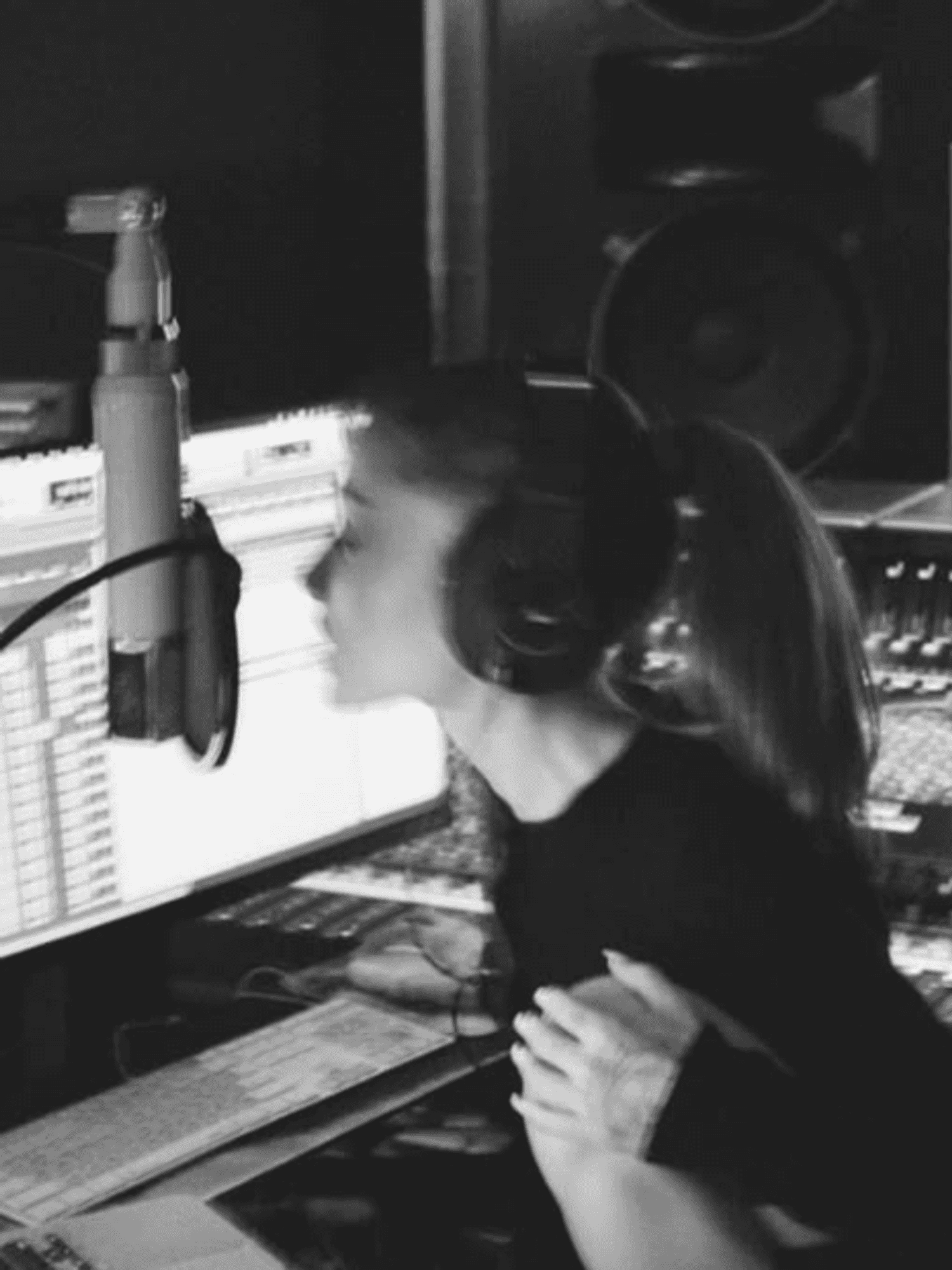 Did Ariana Grande just confirm new music? Fans are officially losing it