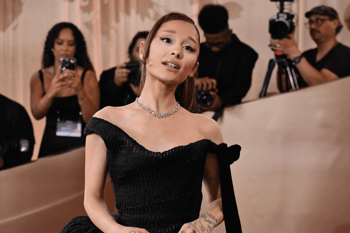 Ariana Grande flooded with support from fans as she takes 'step back' from public life