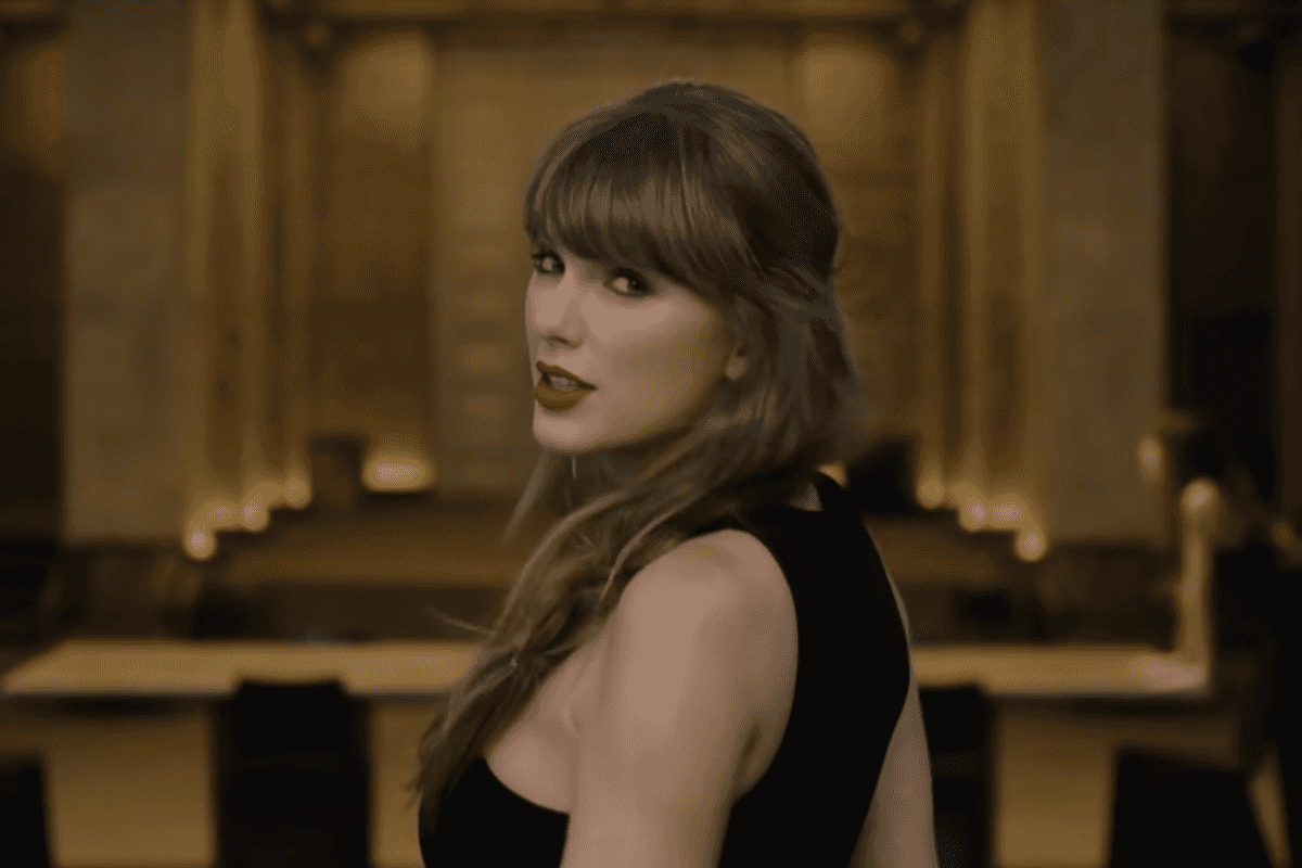 Taylor Swift’s ‘The Life of a Showgirl’ returns to No.1 with ‘The Encore’ deluxe