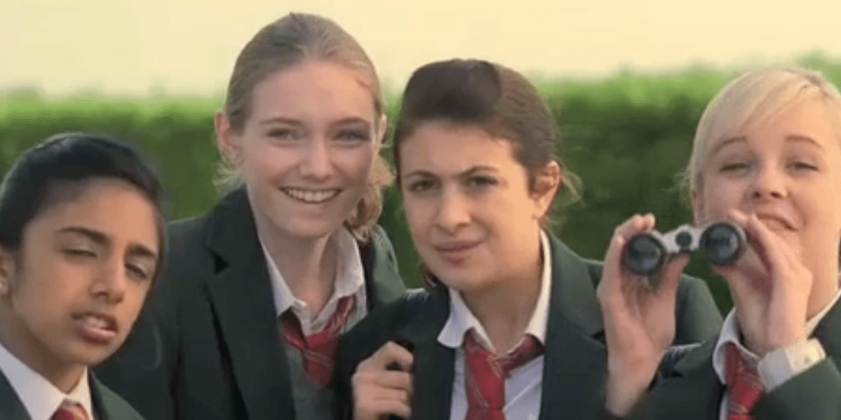 Sneging 'Angus, Thongs and Full-Frontal Snogging’ TV pilot ordered by Netflix ...