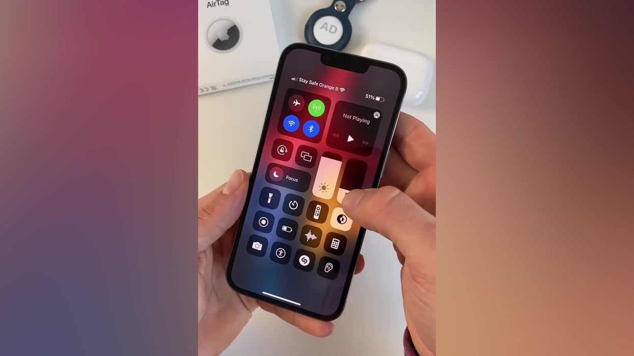 iPhone hack teaches you how to stop thieves turning your phones tracker off