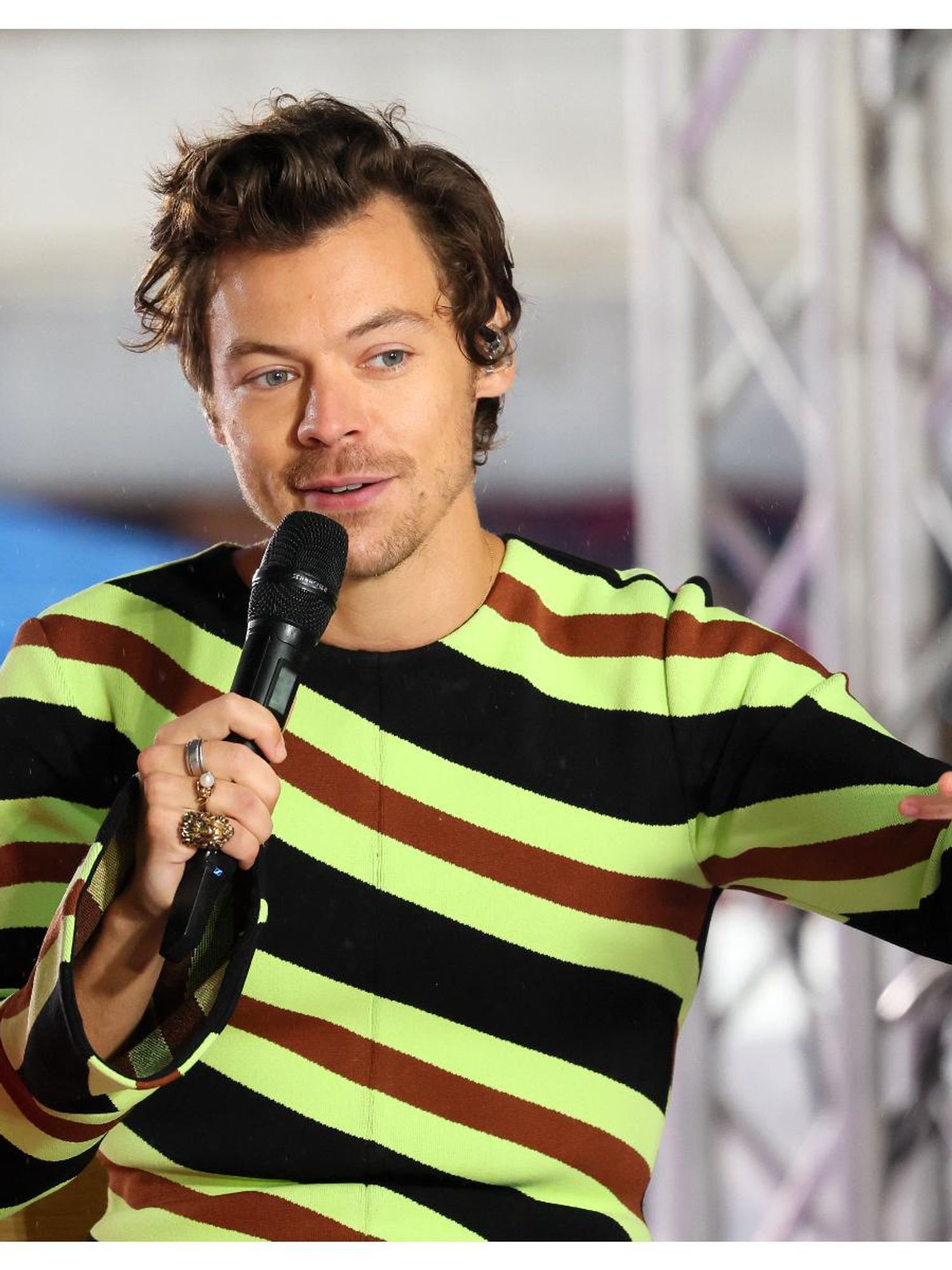 Is Harry Styles single again?