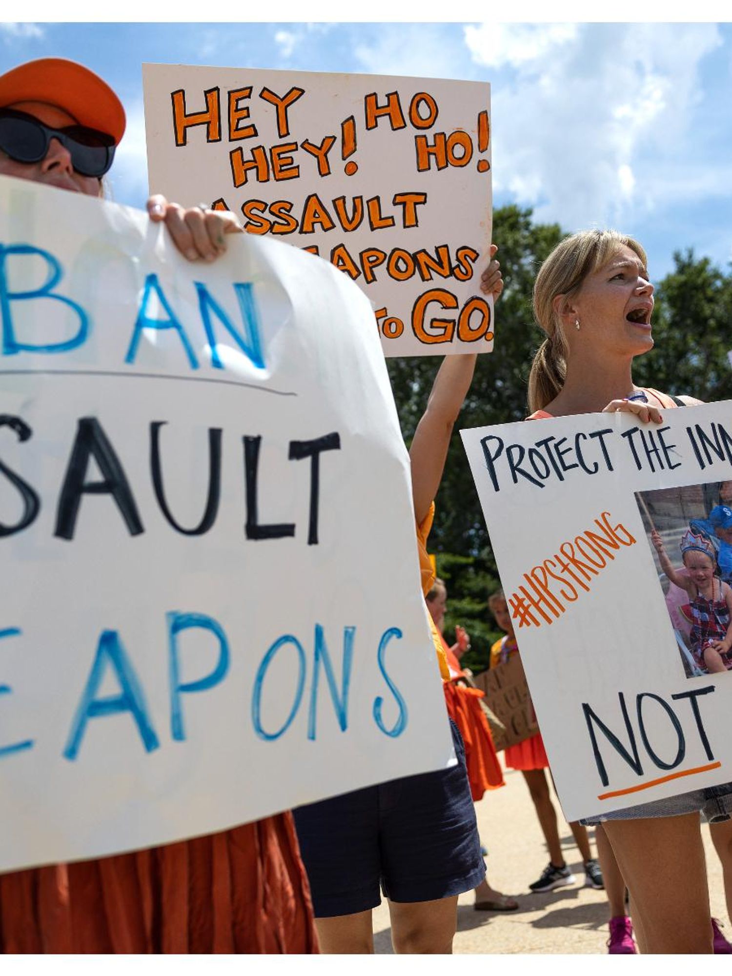 NRA-linked group plans 'rifle raffle' near city where 19 children were shot dead