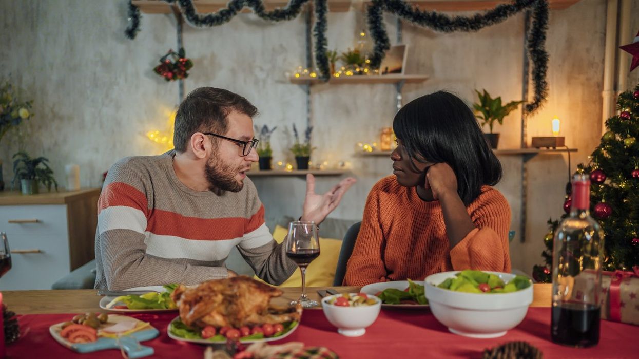 How to not be that person who ruins Christmas, according to an etiquette expert