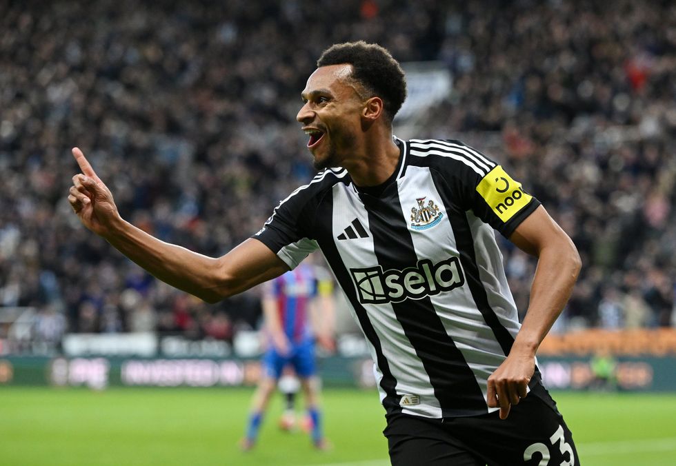 Jacob Murphy of Newcastle United celebrates scoring his team's first goal during the Premier League match between Newcastle United FC and Crystal Palace FC at St James' Park on April 16, 2025 in Newcastle upon Tyne, England