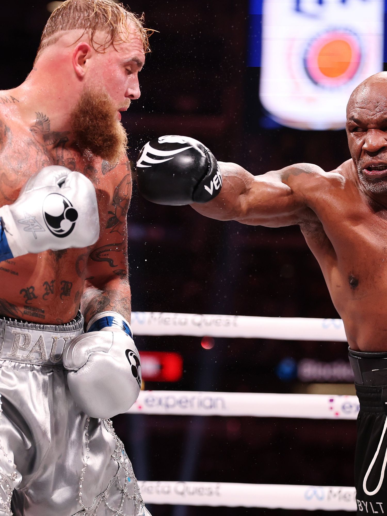 Jake Paul and Mike Tyson fight during LIVE On Netflix - Jake Paul vs. Mike Tyson at ATandT Stadium on November 15, 2024 in Arlington, Texas