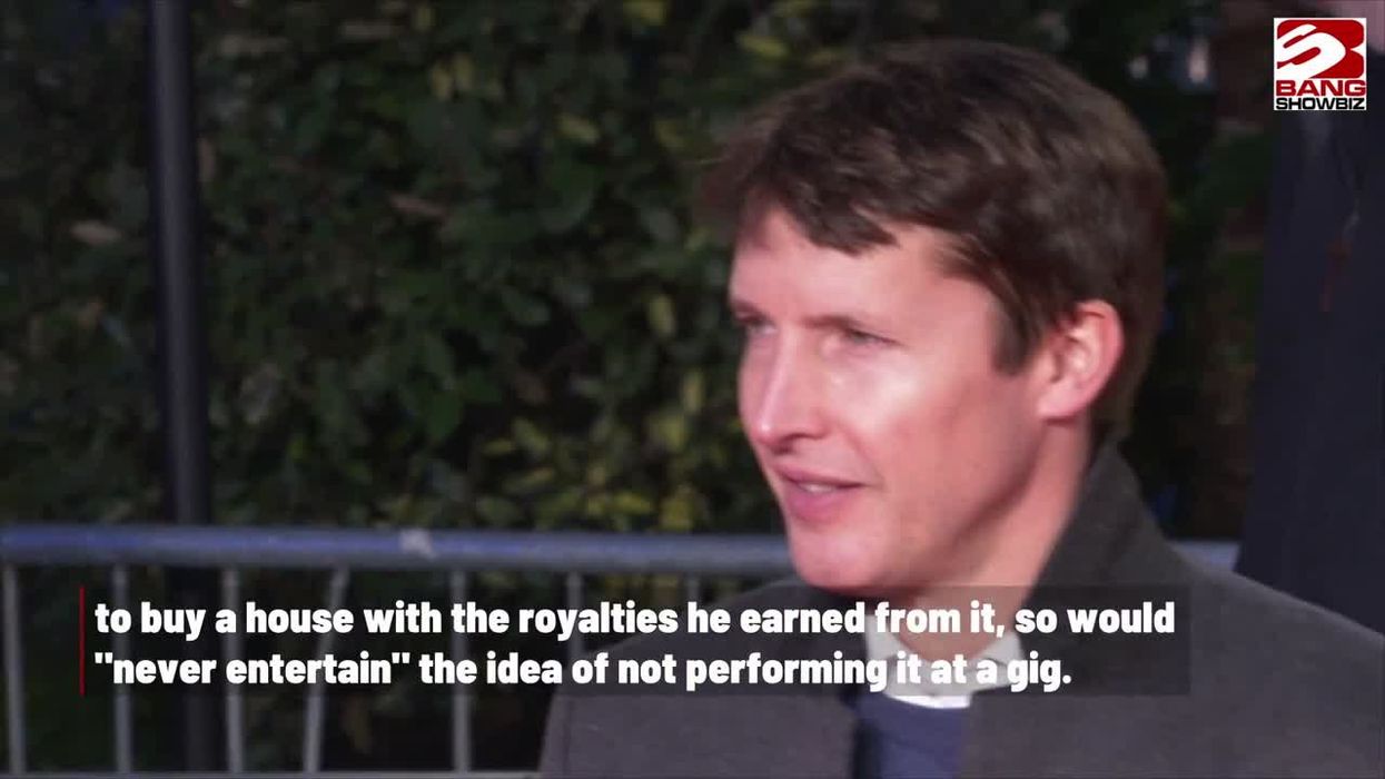 James Blunt had a  hilarious response to Domino's pizza delivery offer to Elizabeth Line