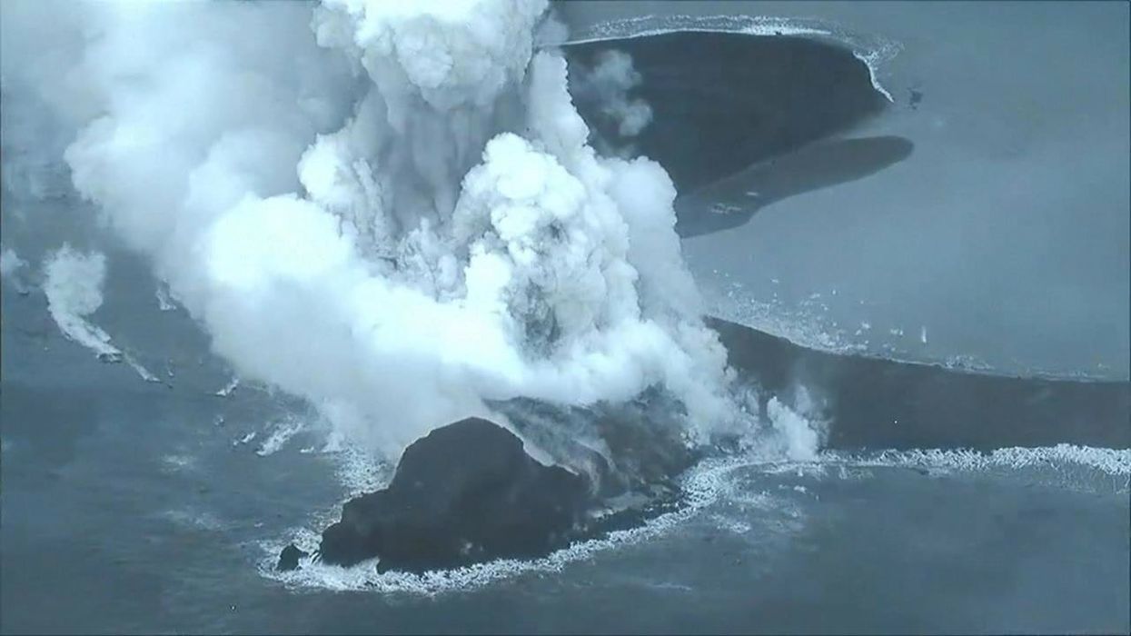 Jaw-dropping eruption from ocean volcano caught on camera in Japan
