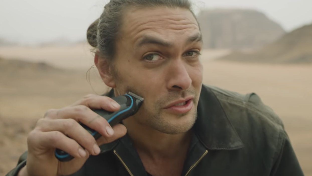 Jason Momoa apologises for being more interesting than the Mueller report (YouTube)