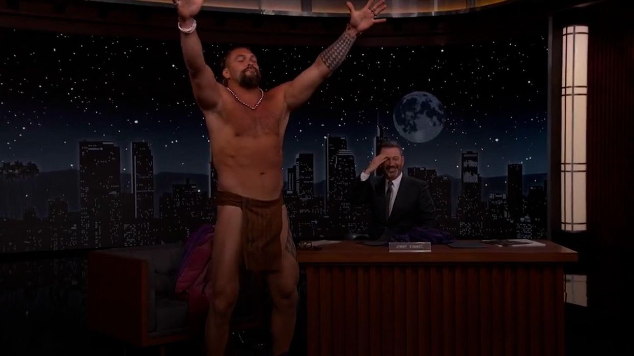 Jason Momoa strips off to traditional Hawaiian malo during TV interview