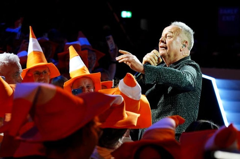 Jim Kerr of Simple Minds on stage