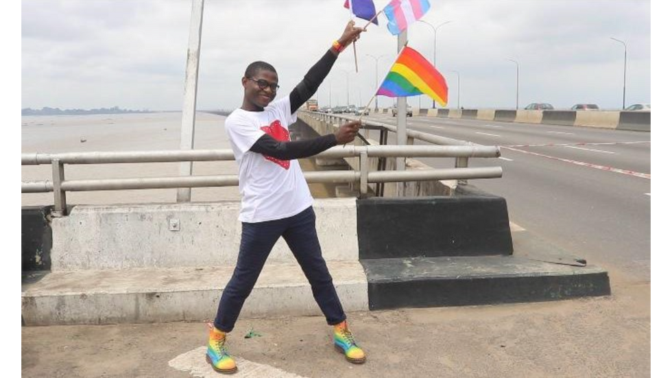 LGBT refugee attempts retro-walking record to raise awareness of homophobia