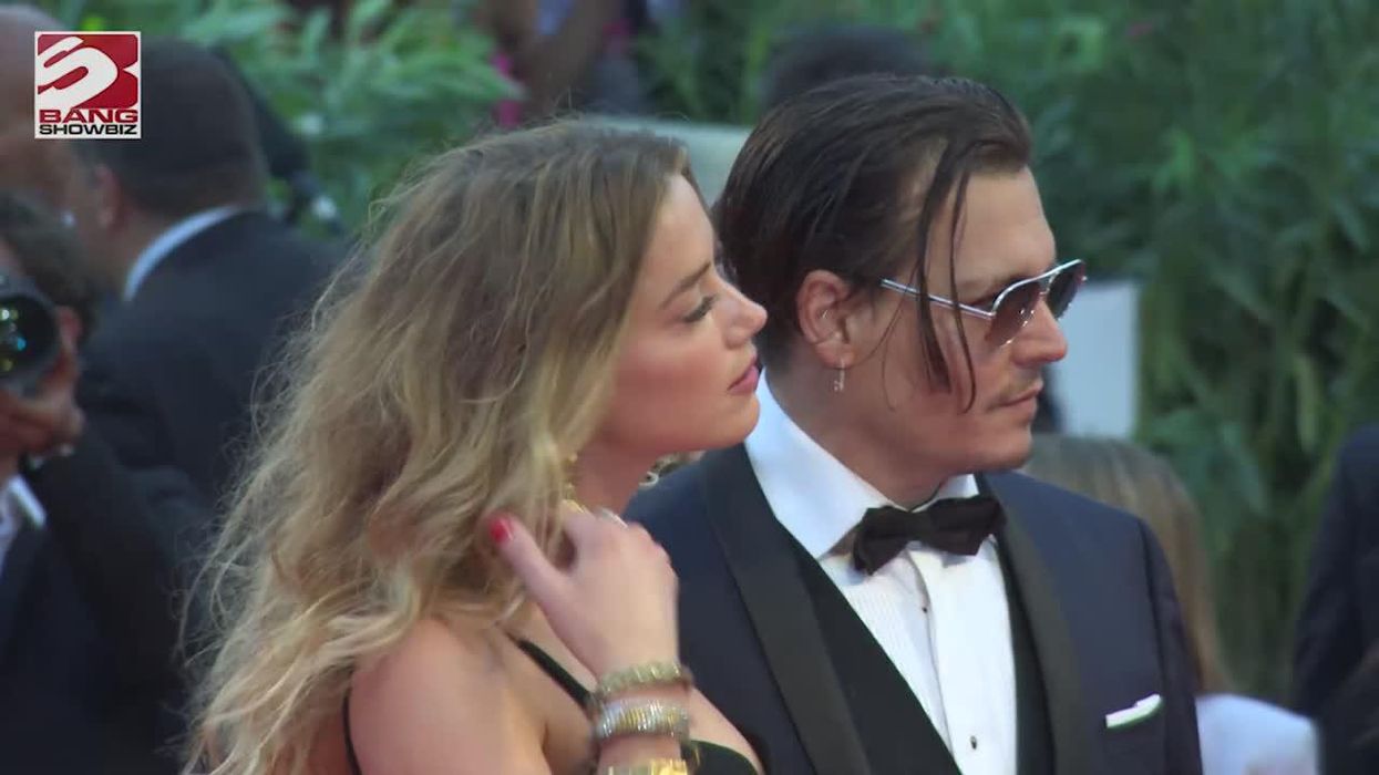 Johnny Depp and Amber Heard appear to make courtroom eye-contact for the first time