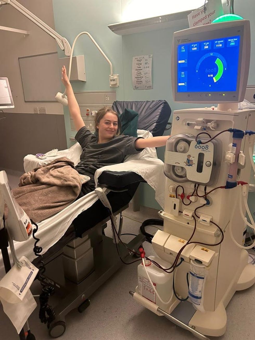 Journalist donates kidney to girl after mother\u2019s appeal to local newspaper
