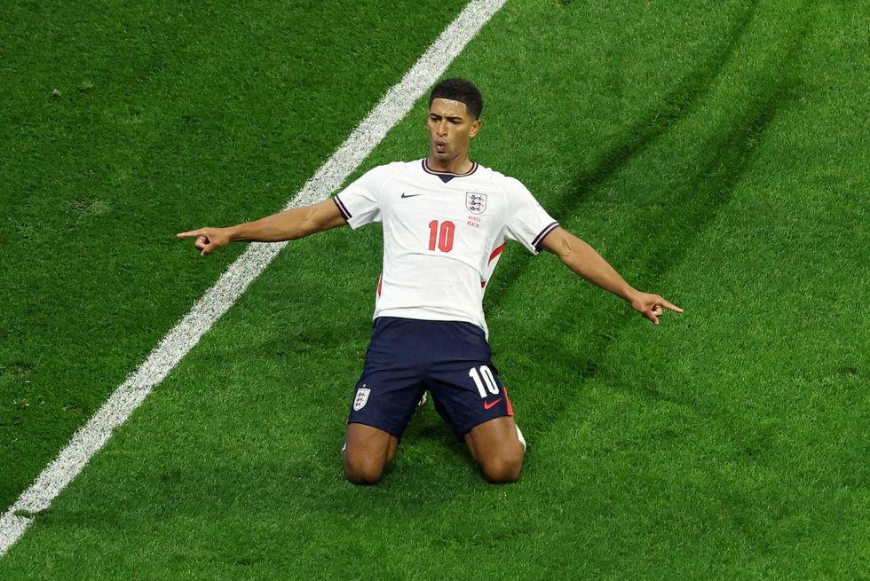 Jude Bellingham #10 of England celebrates scoring his team's second goal during the FIFA World Cup 2026 Round of 16 match between Mexico and England at Mexico City Stadium on July 05, 2026 in Mexico City, Mexico