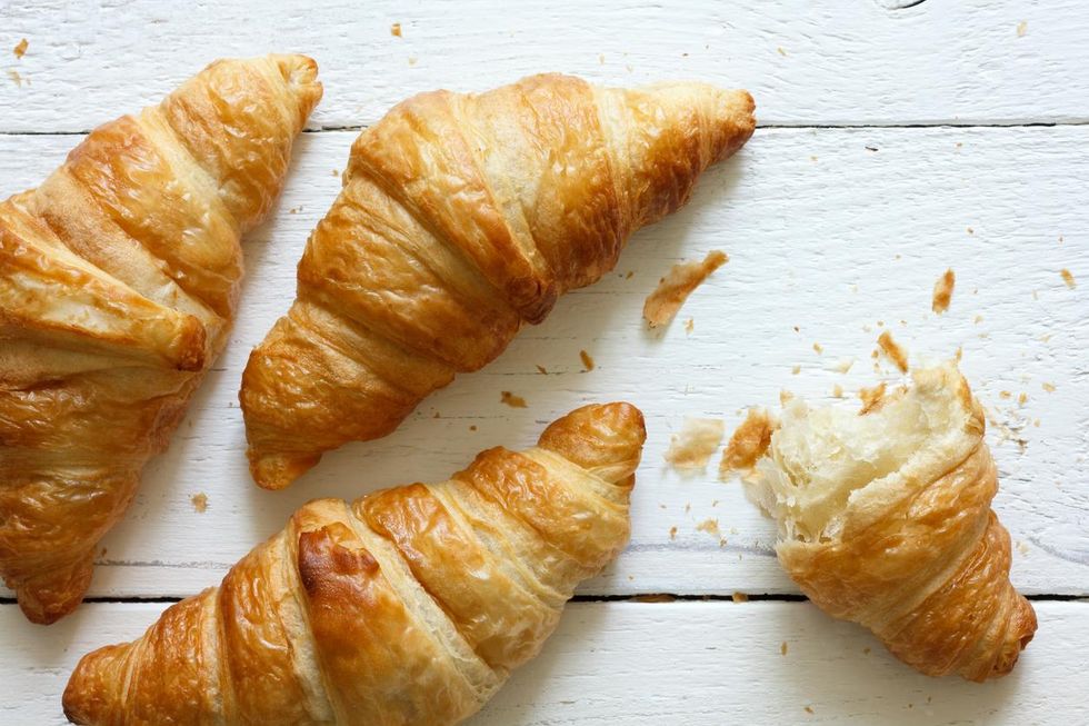 <p>Judging by the experience of one Krakow resident, croissants share a lot of similarities with iguanas.</p>