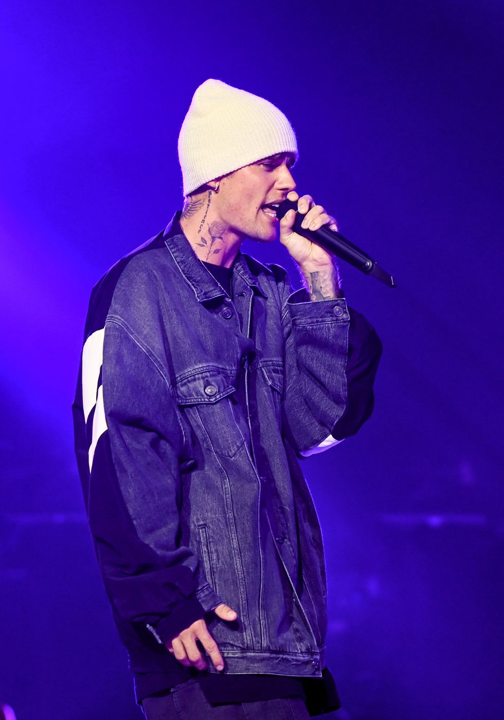 Justin Bieber films impromptu music video in Dundee bar