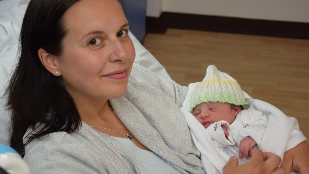 Kaja Gersinska and her daughter Rosie Martha O’Sullivan at hospital in Newcastle where she used climate friendly pain relief (Newcastle Hospitals NHS Trust/PA)